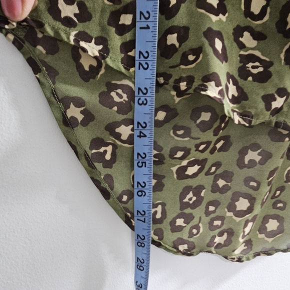 E&M Animal Print Sleeveless Blouse Womem's - Picture 8 of 9